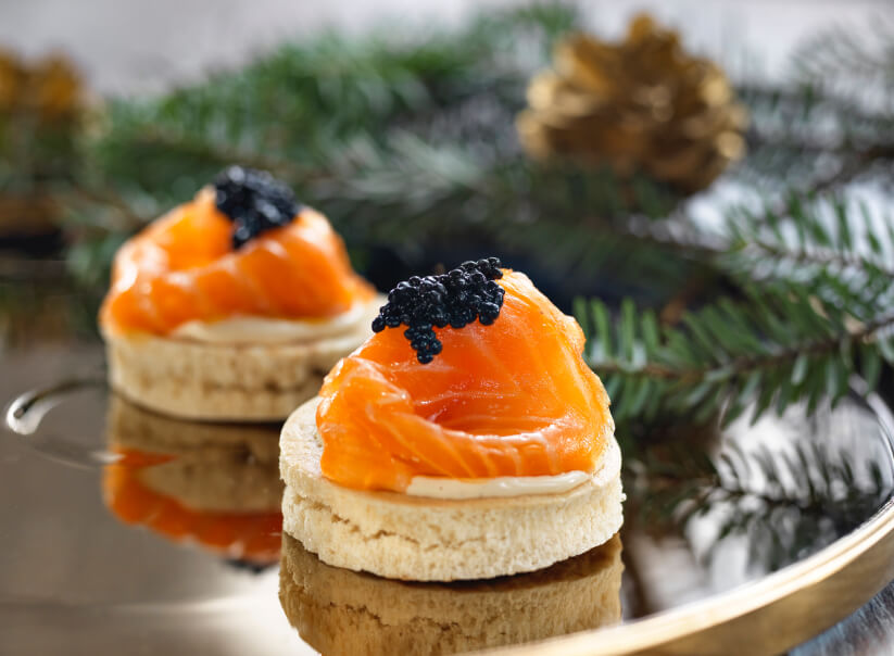 Receta de canapé de salmón ahumado y caviar