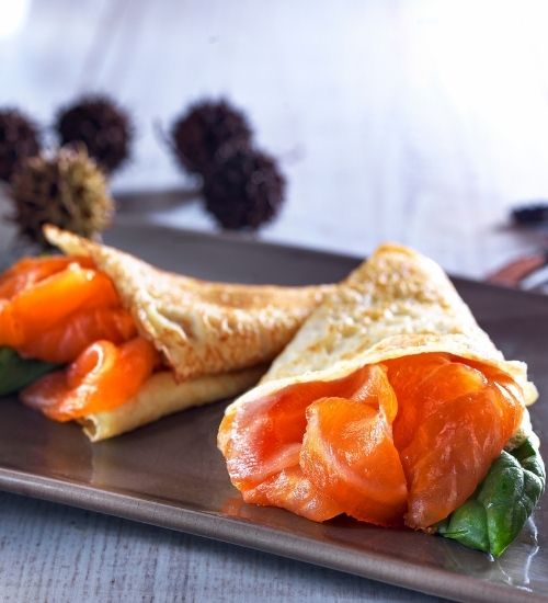 Crepes con salmon ahumado y espinacas Crepes con salmon ahumado y espinacas