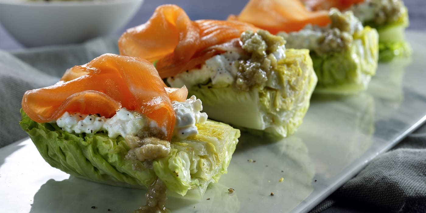 Cogollos con salmón ahumado