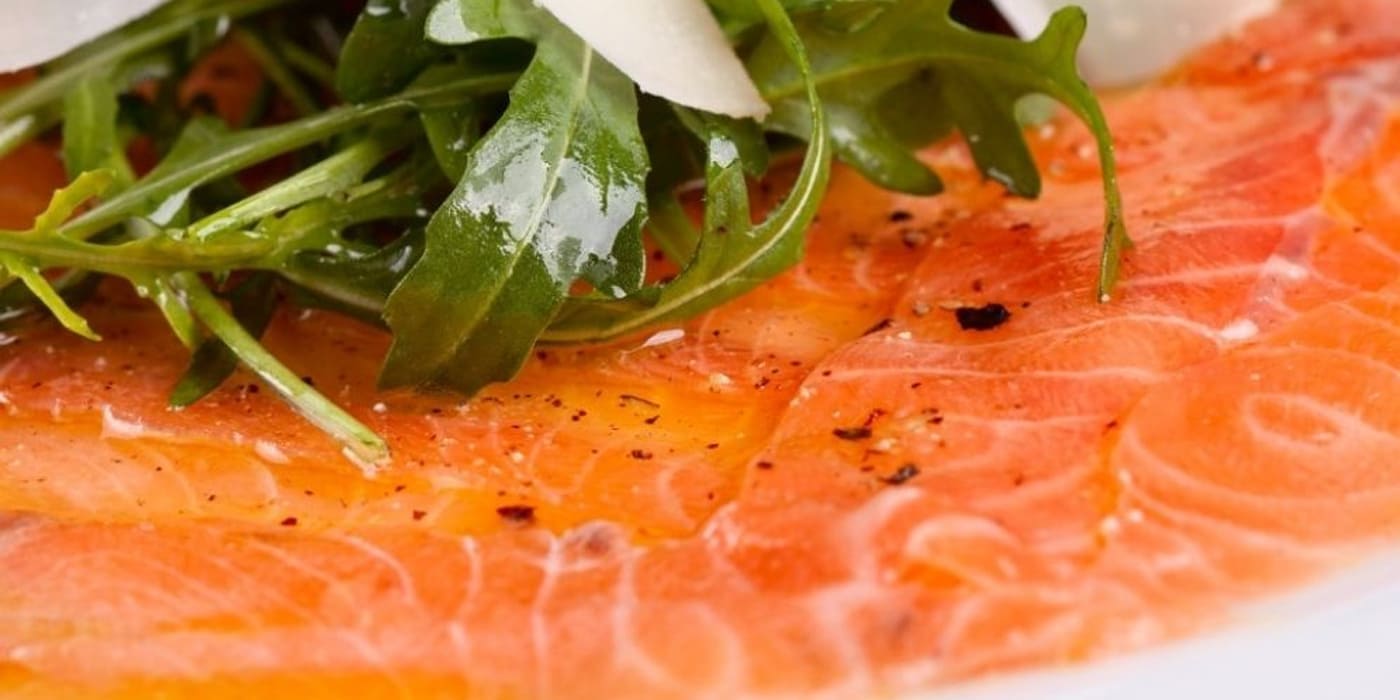 Carpaccio de salmón ahumado