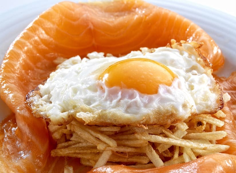 Huevos con salmon ahumado