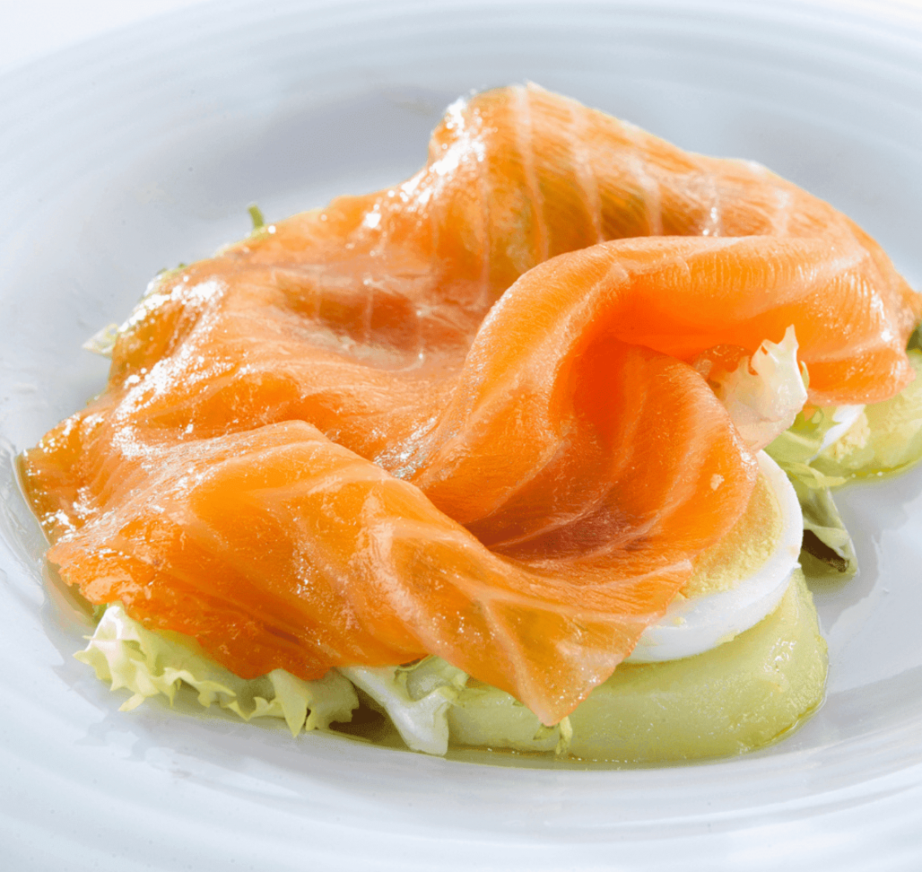 Loncha-salmon-ahumado-patata-1028x972.png
