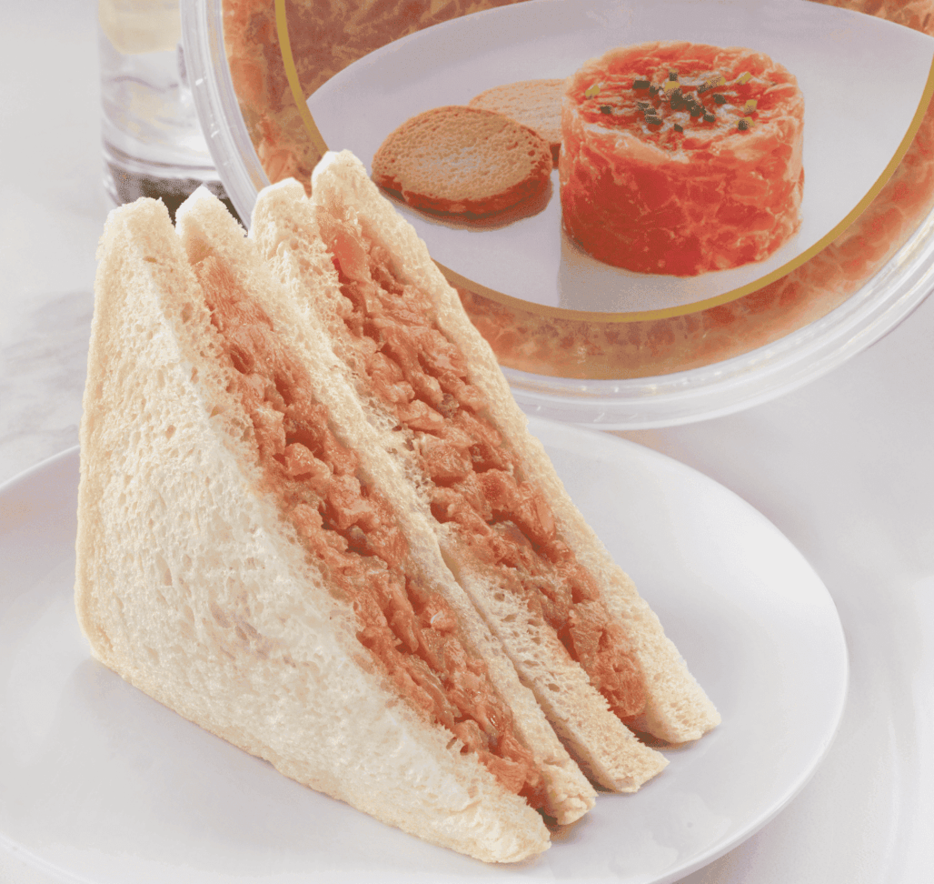 Tartar-de-salmon-ahumado-sandwich-1028x972.png