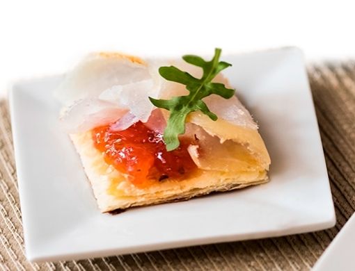 Canapé de bacalao ahumado