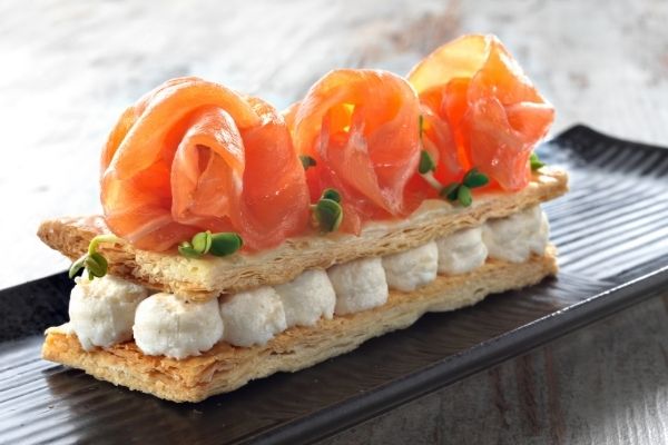 Milhojas de salmón ahumado
