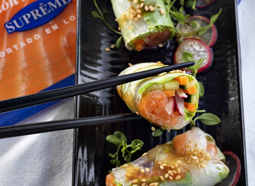 Rollitos vietnamitas con salmón ahumado