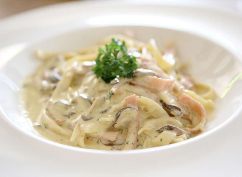 Receta de pasta con salmón ahumado queso y champiñones
