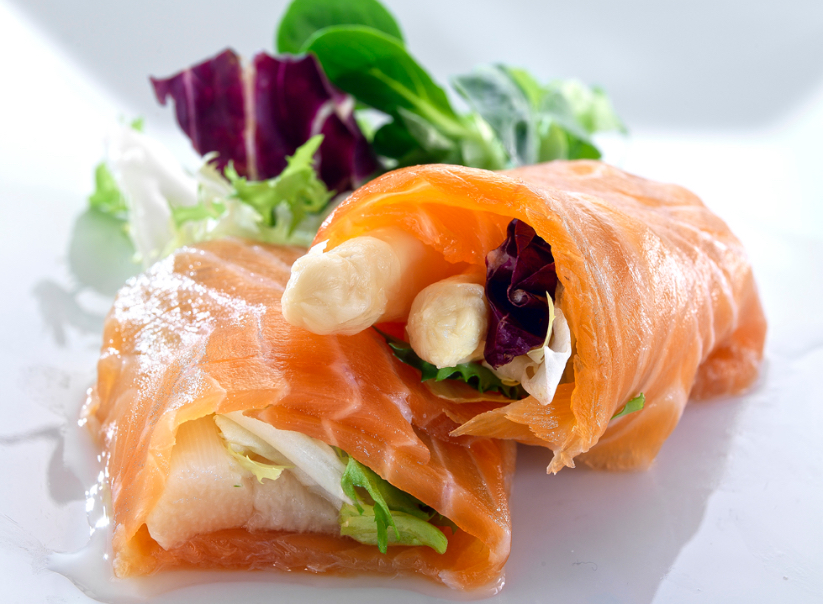 Receta de salmón ahumado con espárragos