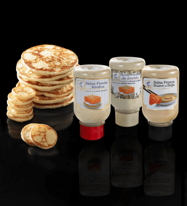 Blinis and salsa frescas