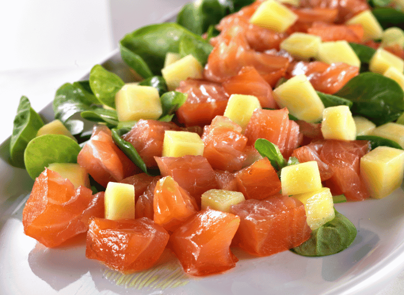 Ensalada de mango con salmón ahumado