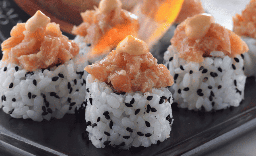 Uramaki de salmón